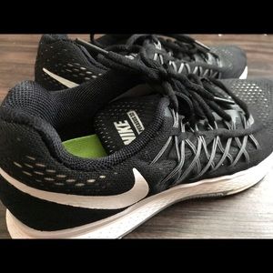 NIKE women’s AIR ZOOM PEGASUS 32 Running Shoes
